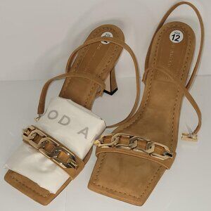 Good American suede sandals